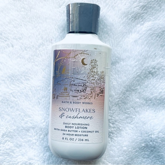 ❄️ NEW Bath & Body Works, Snowflakes & Cashmere Trio, Luxurious Body Care Set ❄️ - Picture 5 of 9